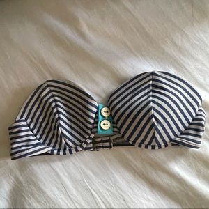 Cute bra for beachwear or sleeveless dresses | size M | $19